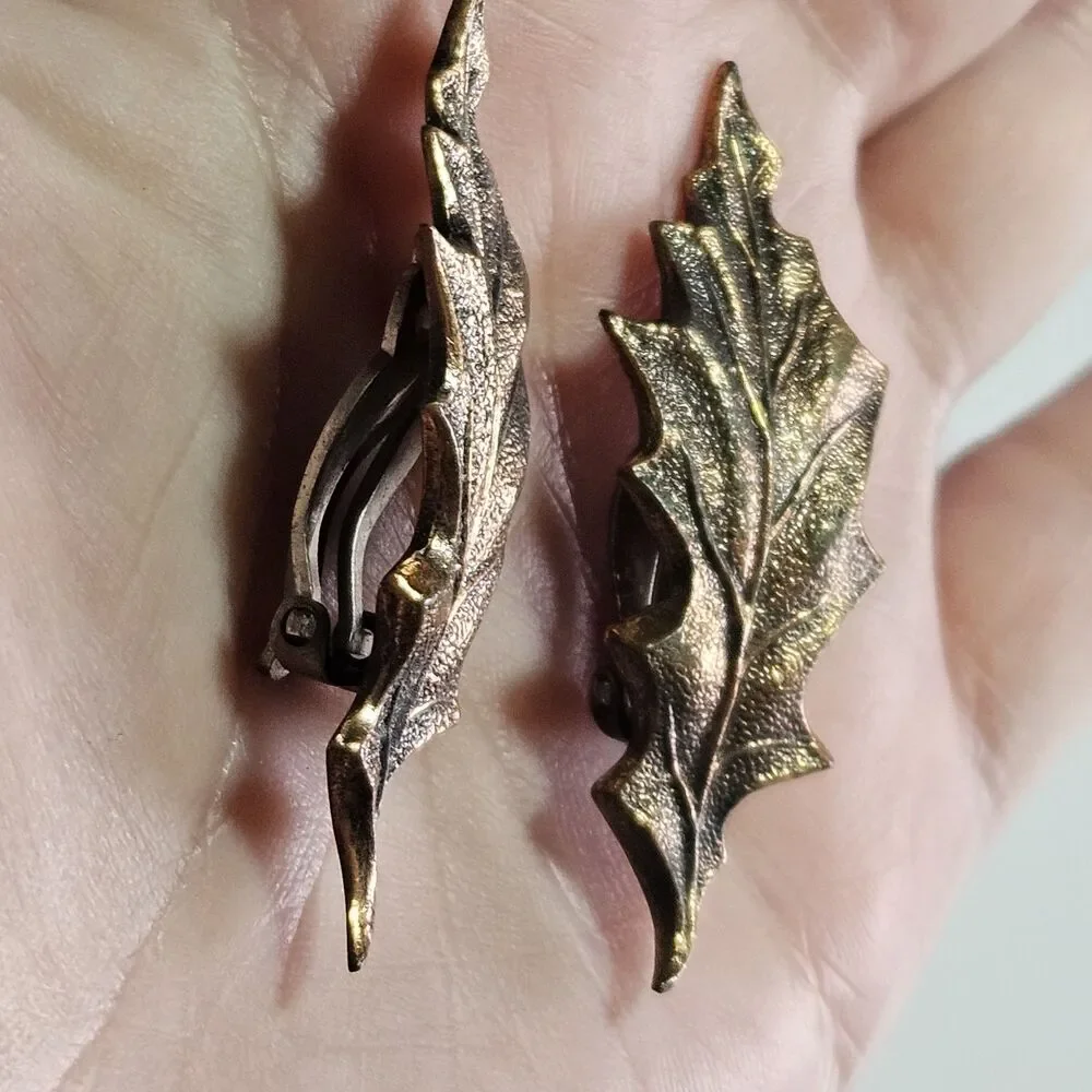 Ballou 1950's Copper Tone Metal Leaf Clip On Earrings Pat. 2583988